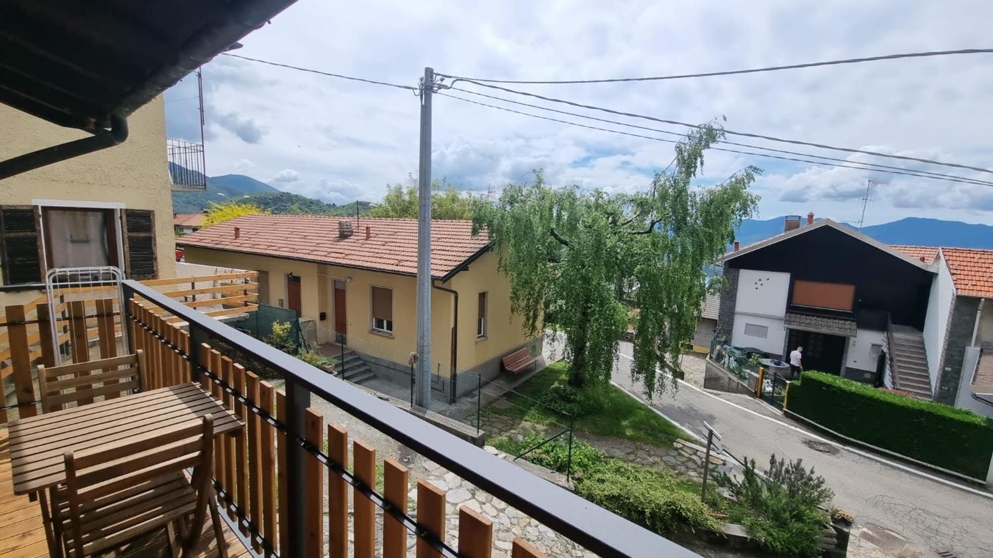 Il Rustico Villa Maccagno Exteriör bild